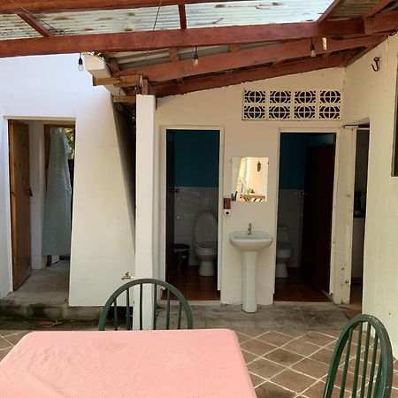 Hostal Tia Reyna El Zonte Bagian luar foto