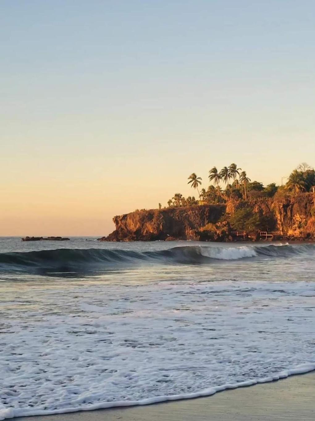 Hostal Tia Reyna El Zonte Bagian luar foto