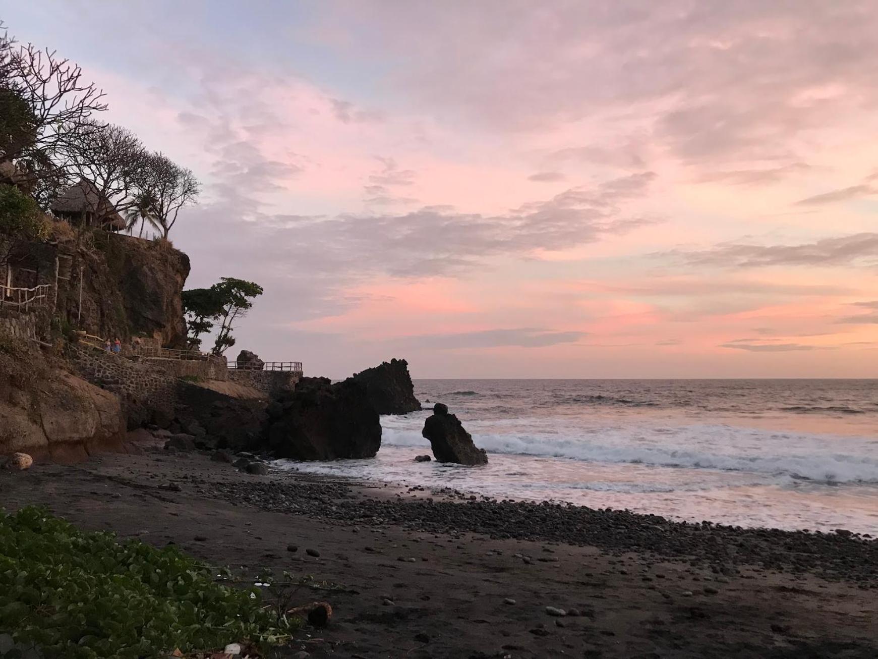 Hostal Tia Reyna El Zonte Bagian luar foto