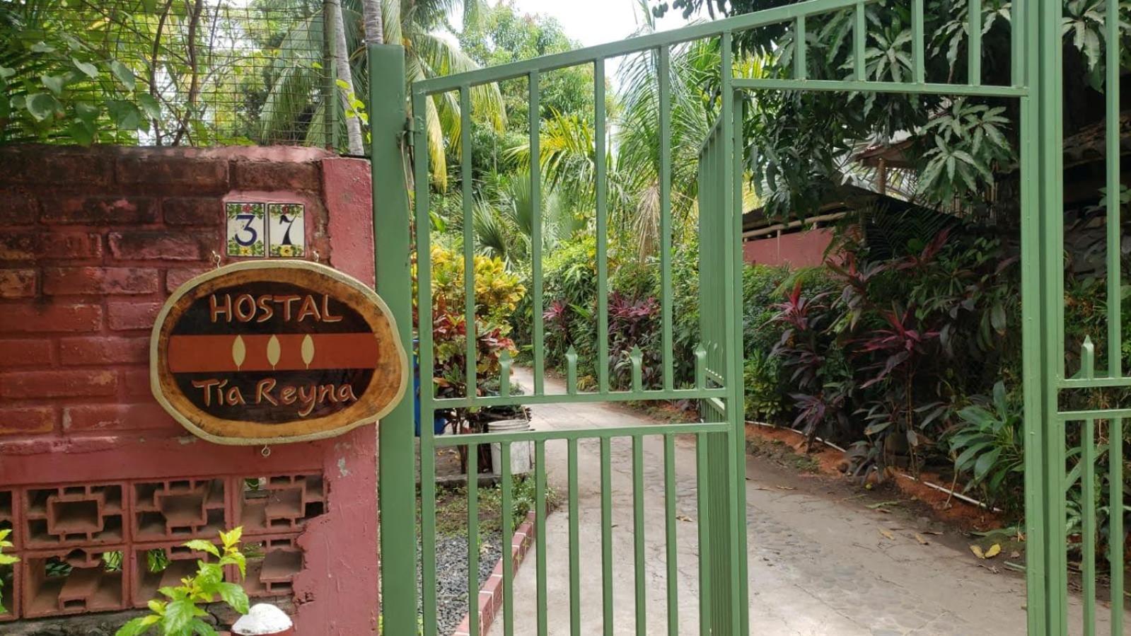 Hostal Tia Reyna El Zonte Bagian luar foto